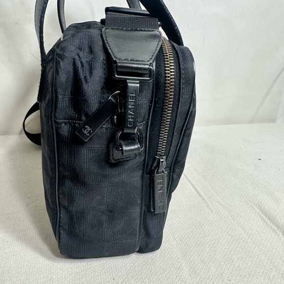 Chanel Handbag - Picture 3 of 10